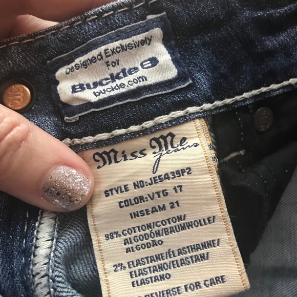 🌈💚💕 HOST PICK!! Miss Me Jeans Capri Cuff Rhinestones Buckle - Picture 8 of 8
